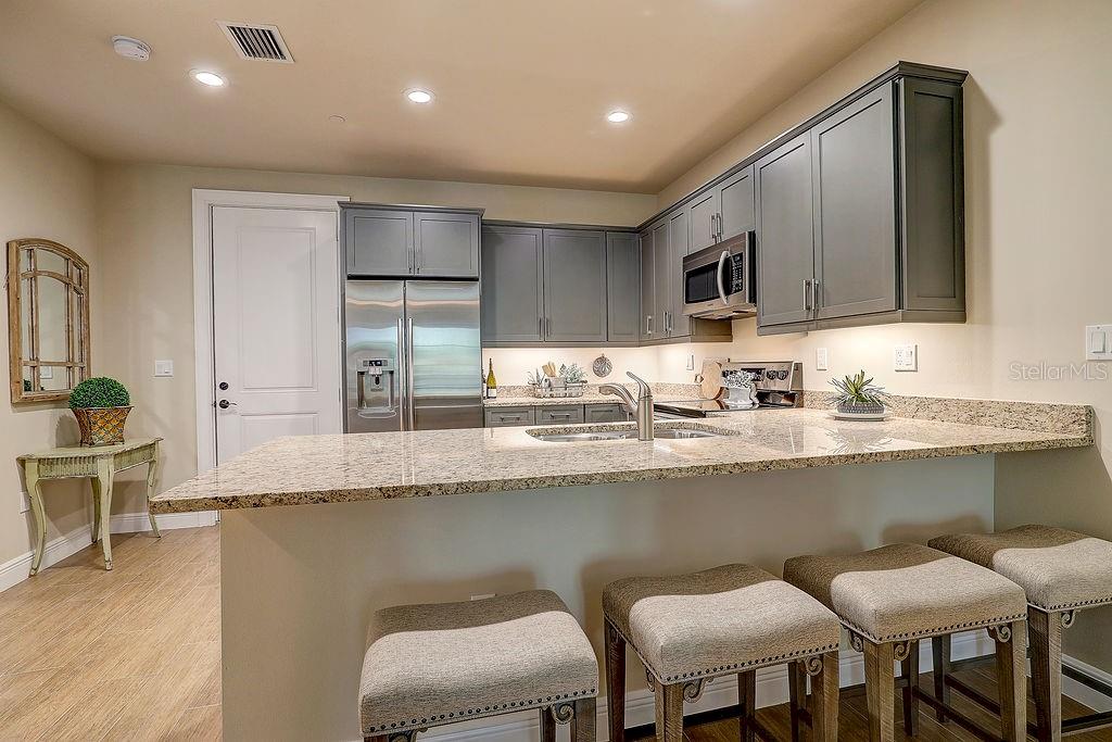 COURTYARD AT CITRUS - Residential
