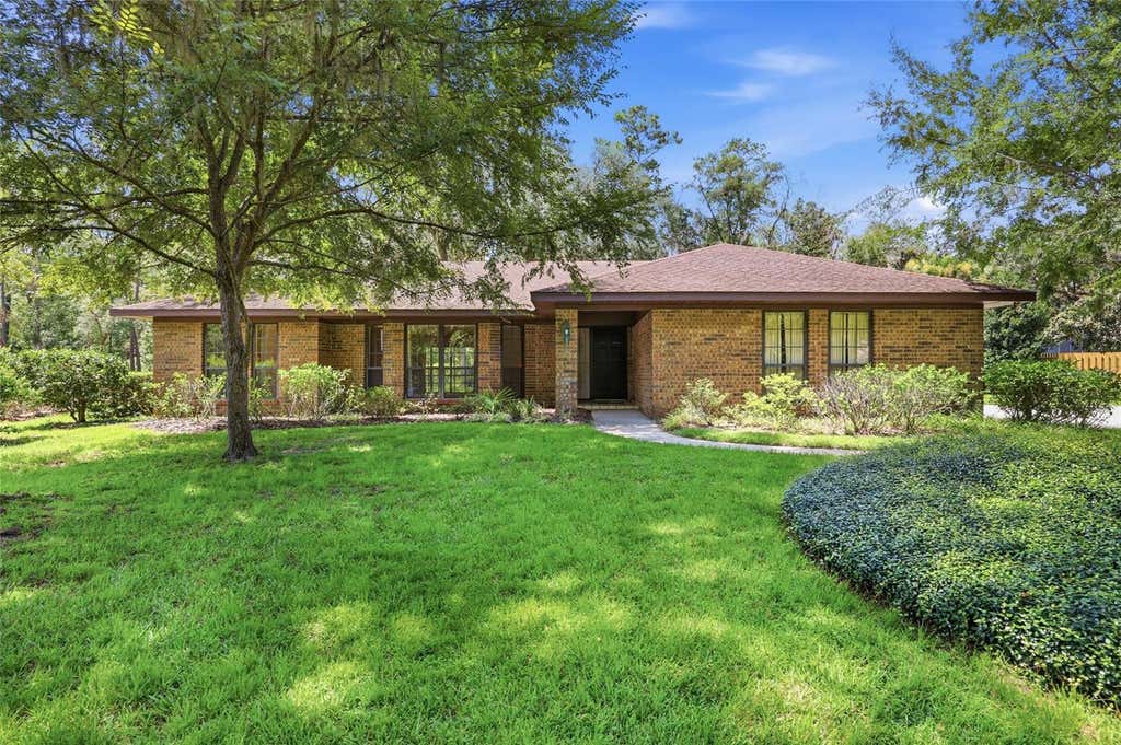 Photo of 4630 NW 12th Place, Gainesville, FL 32605 (MLS # GC542732)