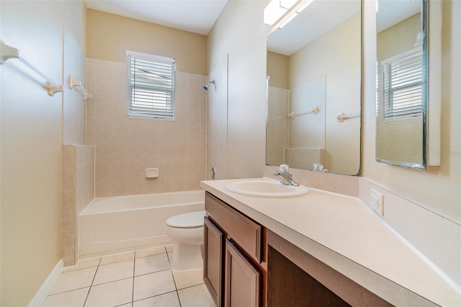 KENSINGTON MANOR L & O - Residential