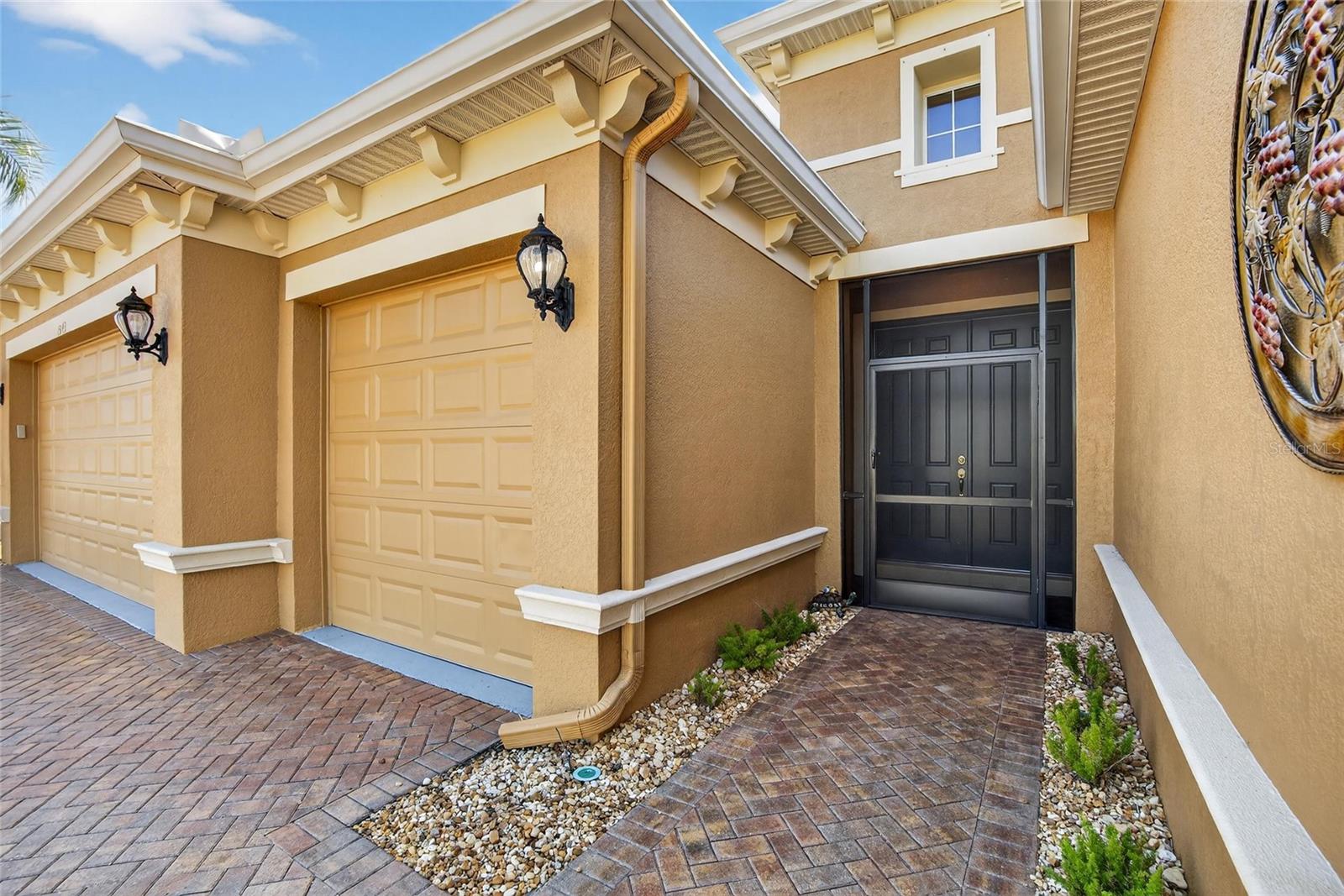 1543 EMERALD DUNES DRIVE