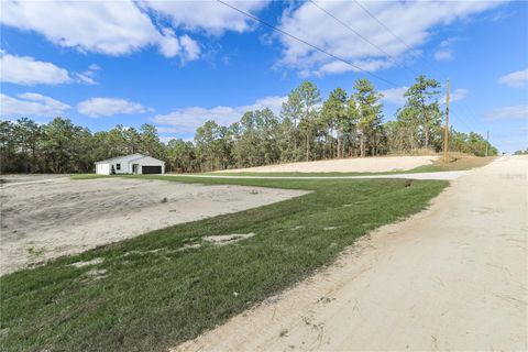 A home in DUNNELLON