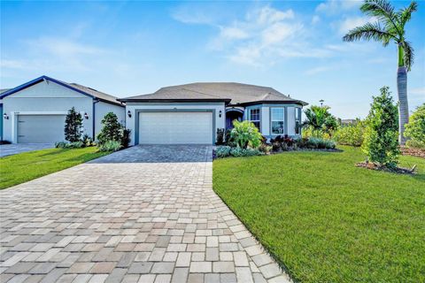 A home in PARRISH