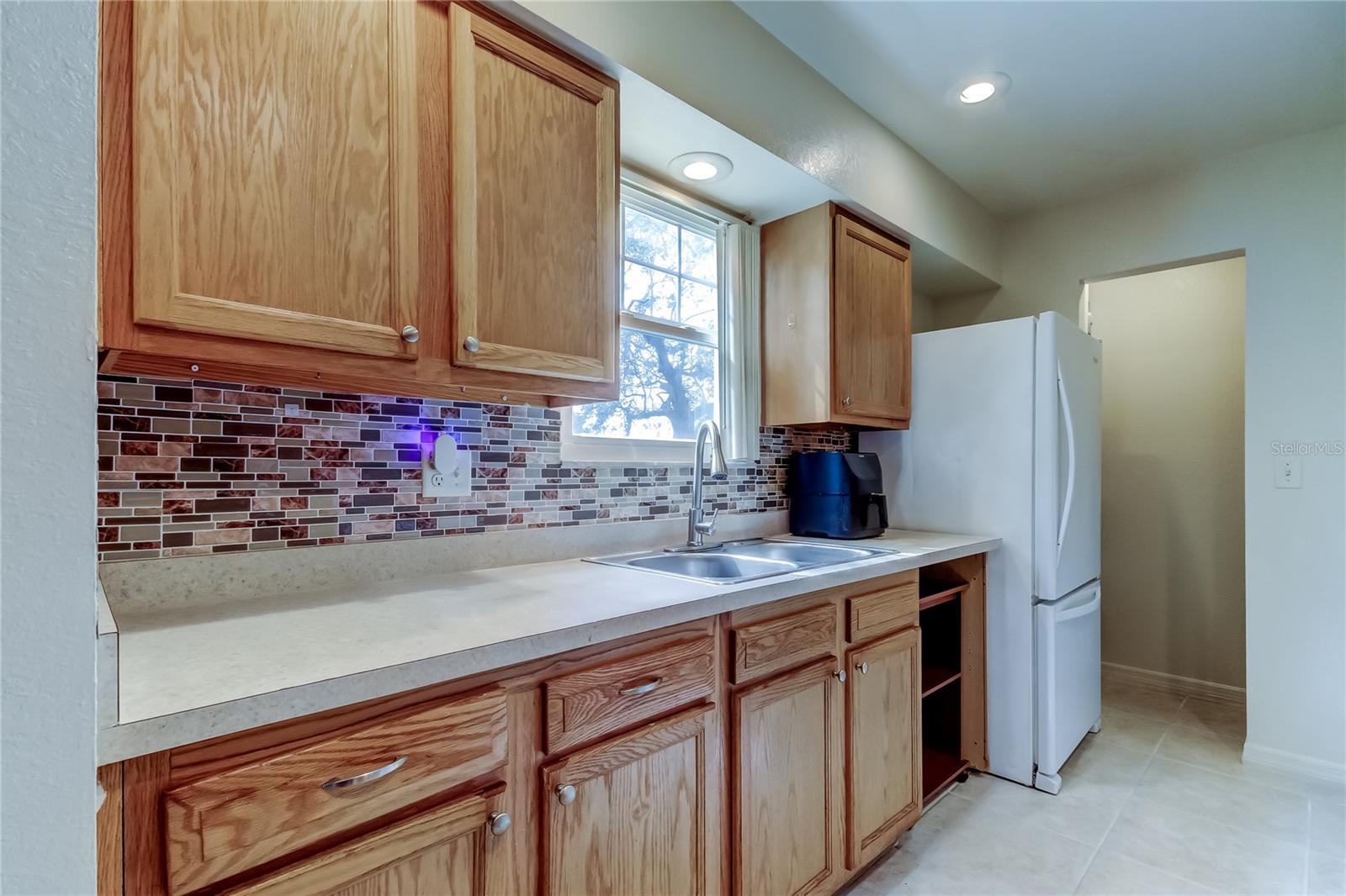 SHADY GROVE TWNHMS - Residential