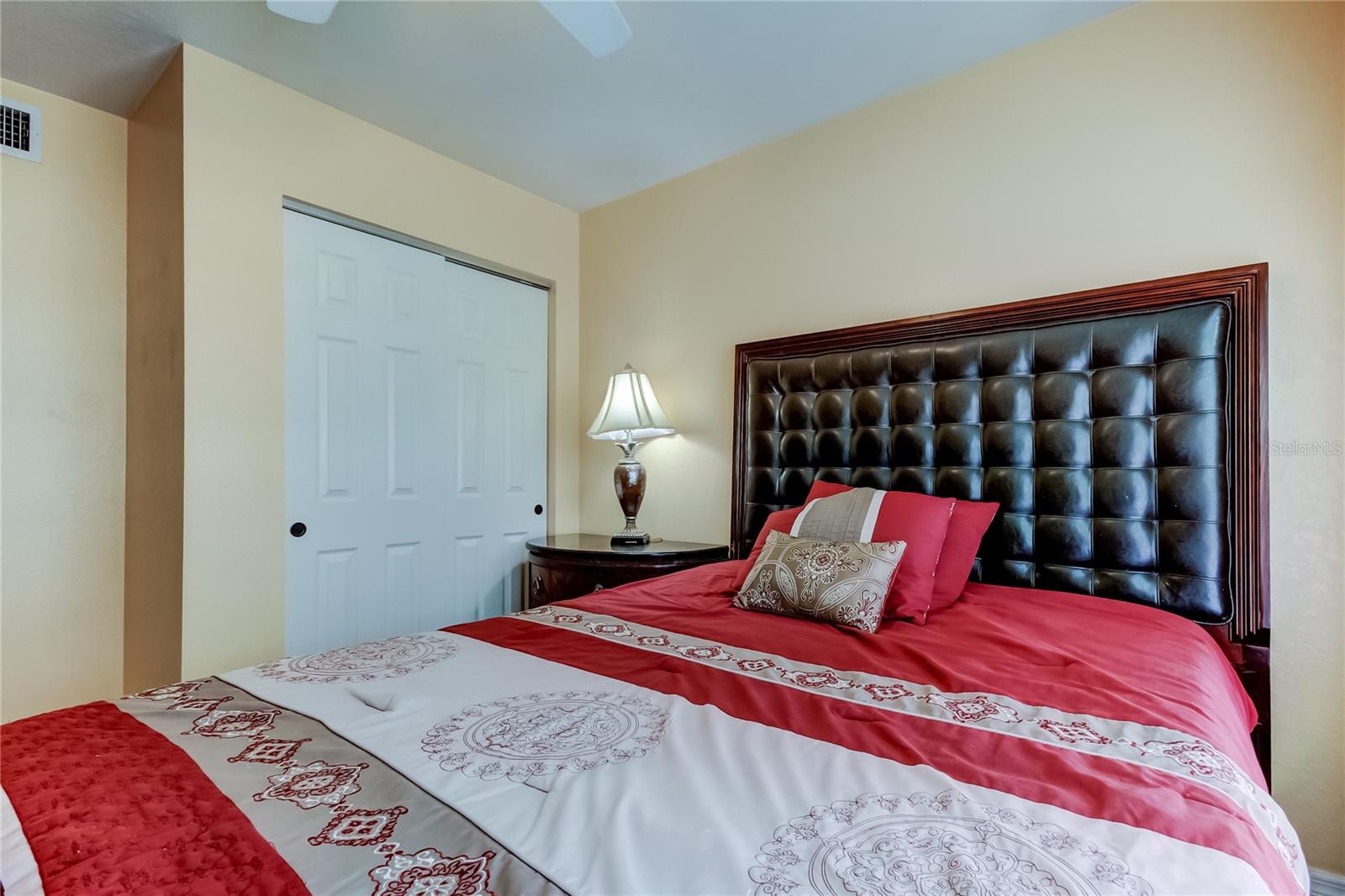 SHADY GROVE TWNHMS - Residential