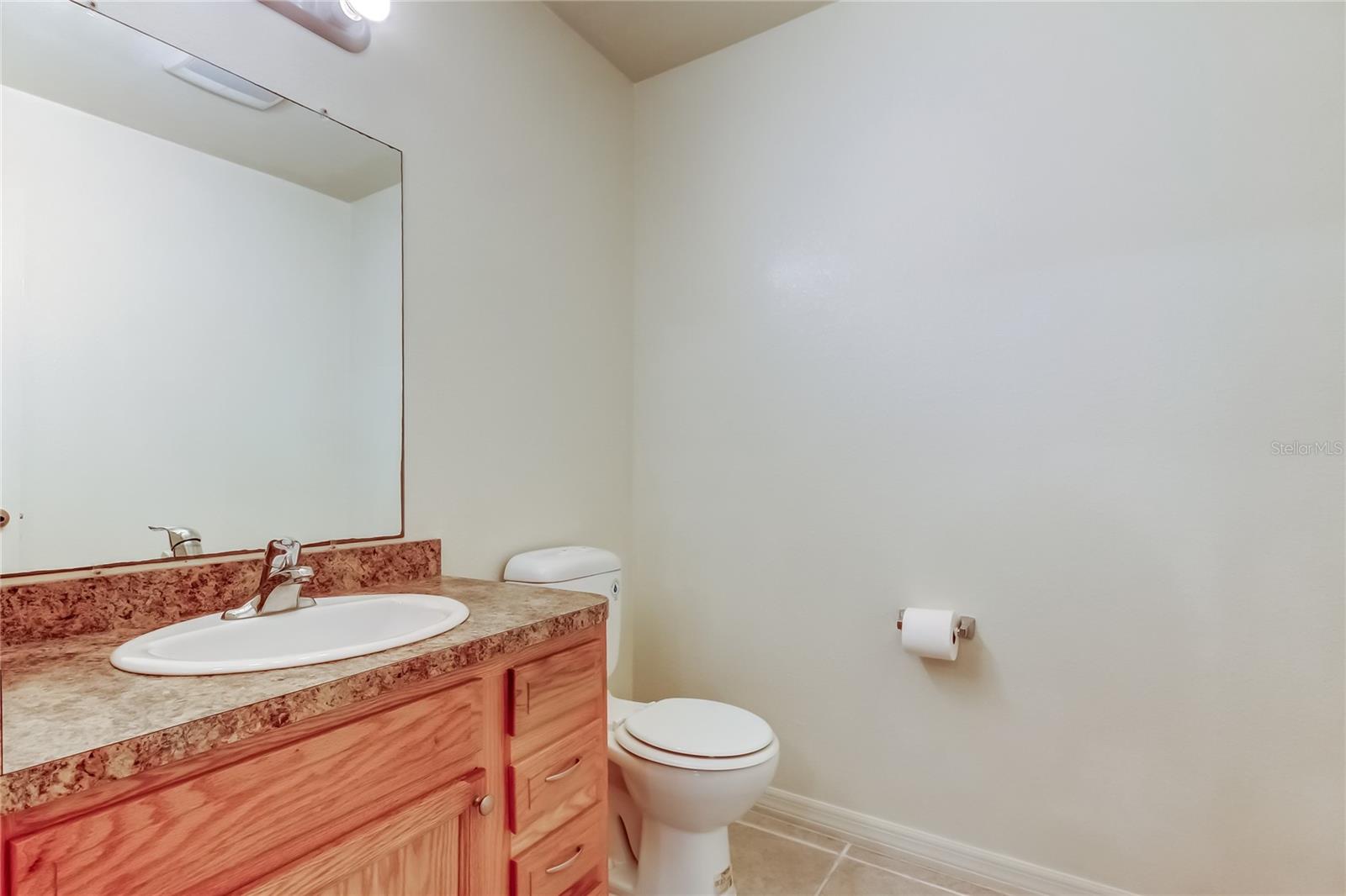 SHADY GROVE TWNHMS - Residential