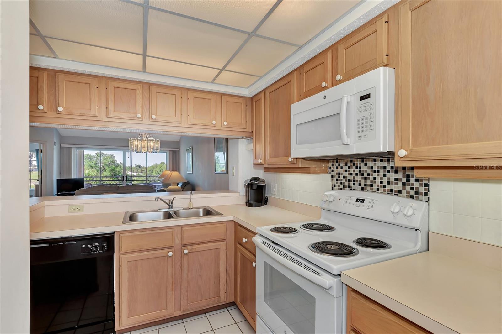 EIGHTH FAIRWAY - Residential