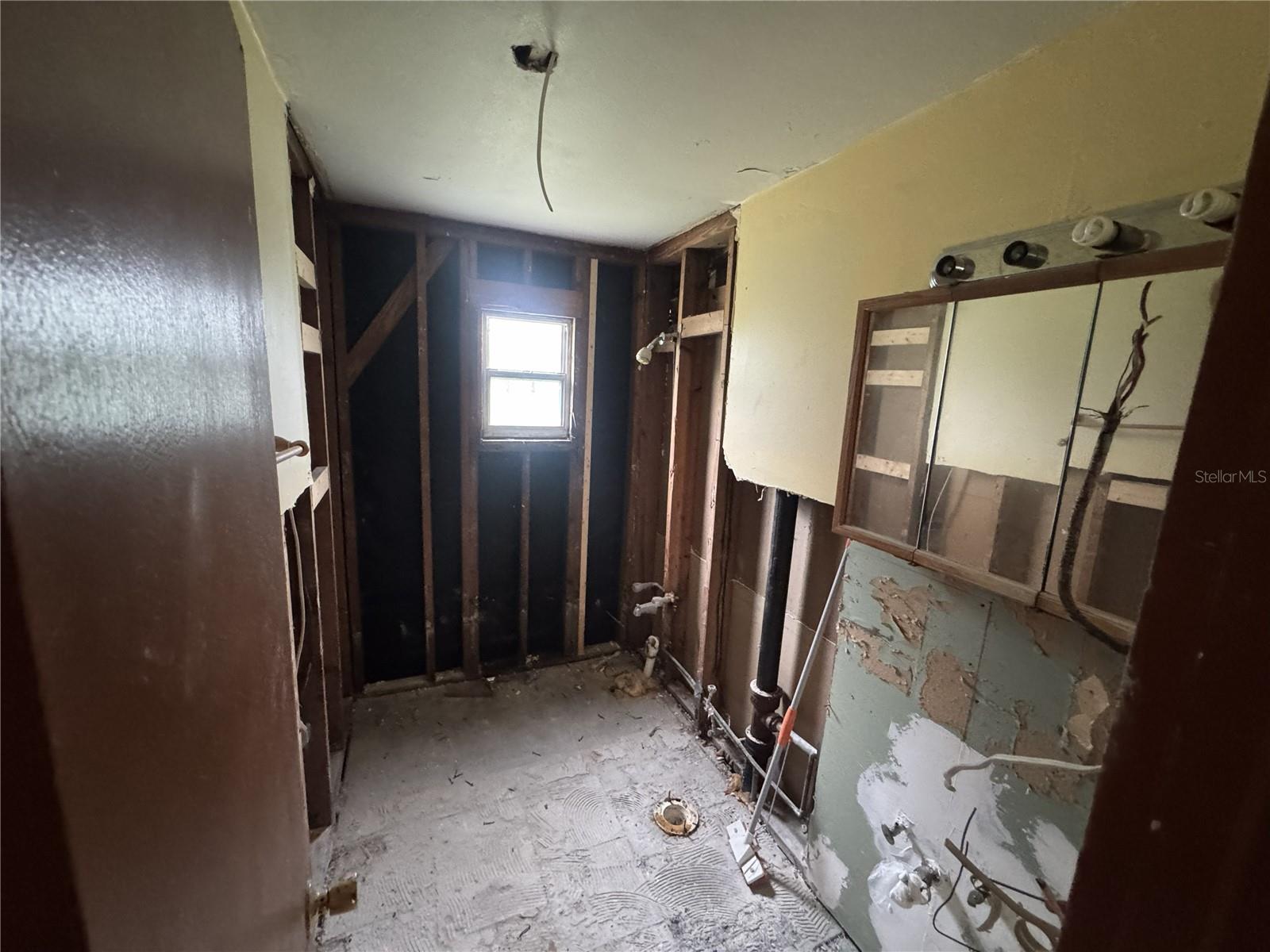 WHISPERING PINES SUBD, PLAT NO 2 - Residential