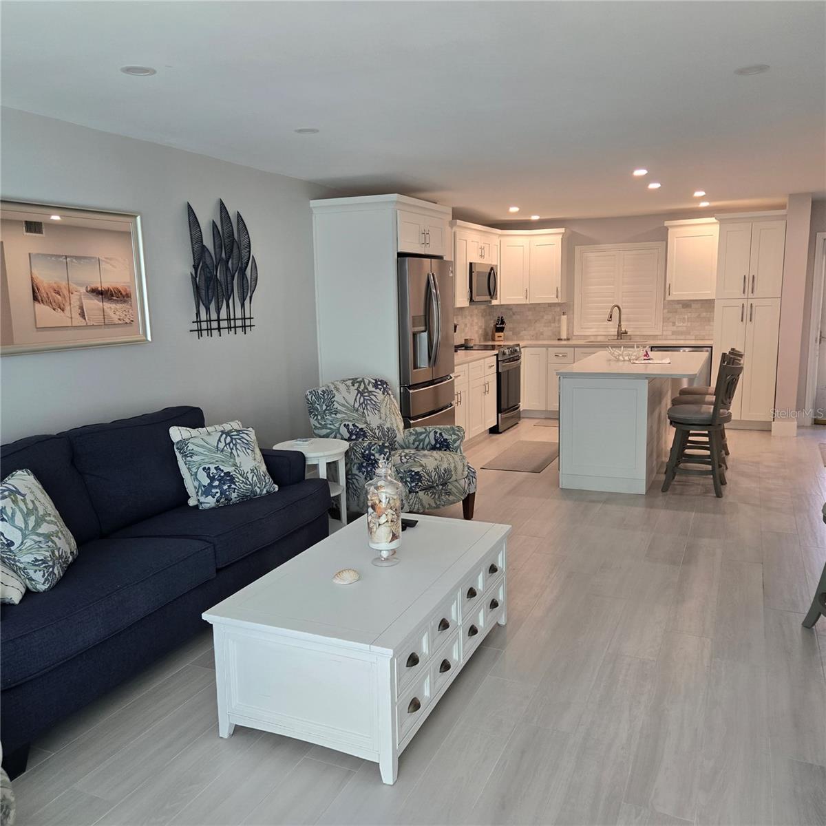 SIESTA HARBOR II - Residential