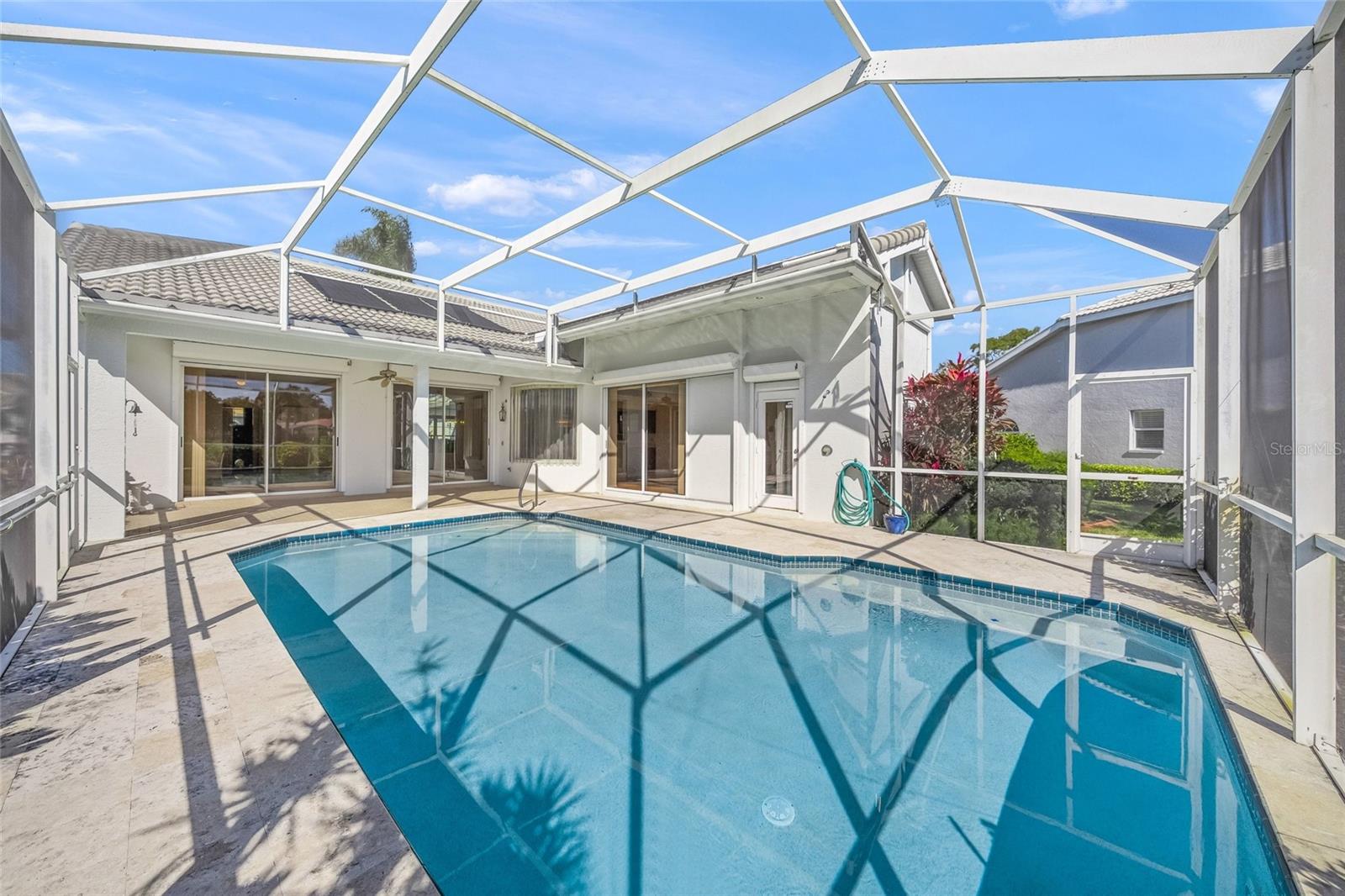 HUNTINGTON POINTE - Residential