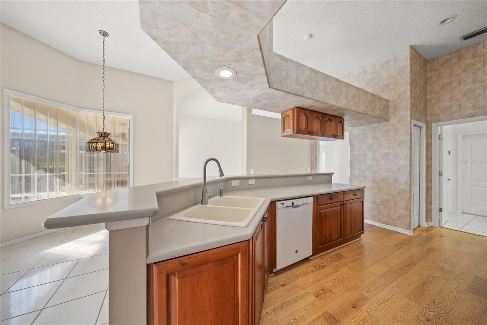 HUNTINGTON POINTE - Residential