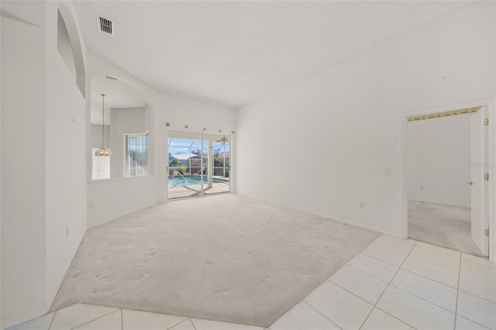 HUNTINGTON POINTE - Residential