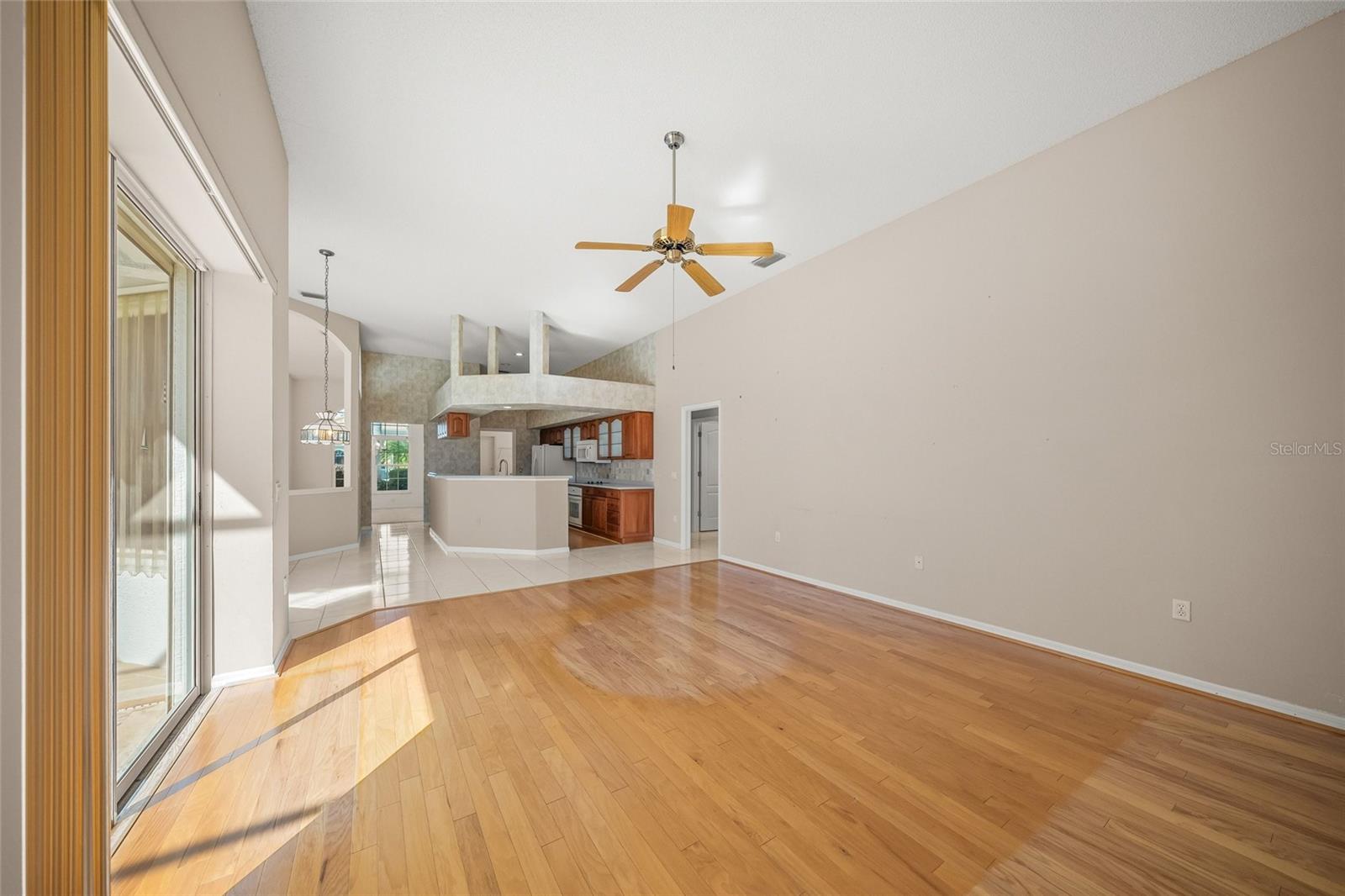 HUNTINGTON POINTE - Residential