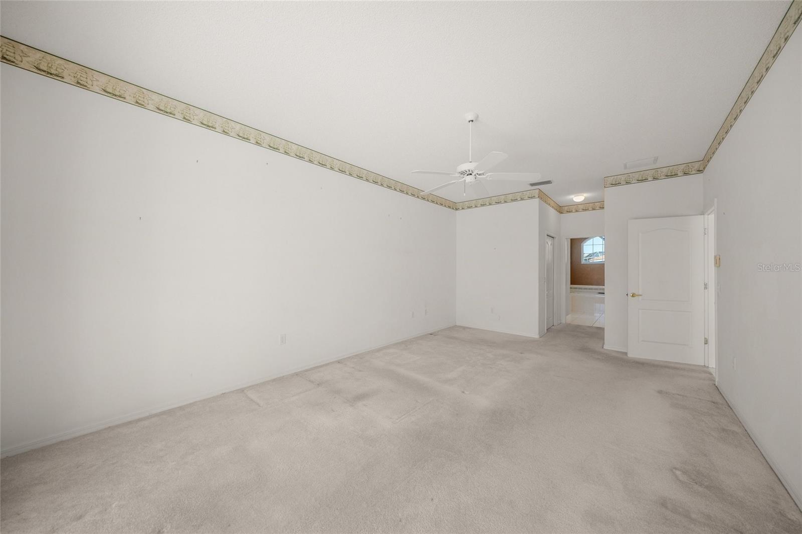 HUNTINGTON POINTE - Residential