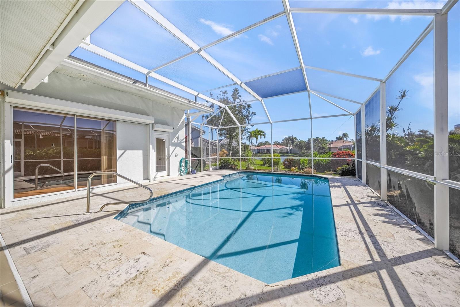 HUNTINGTON POINTE - Residential