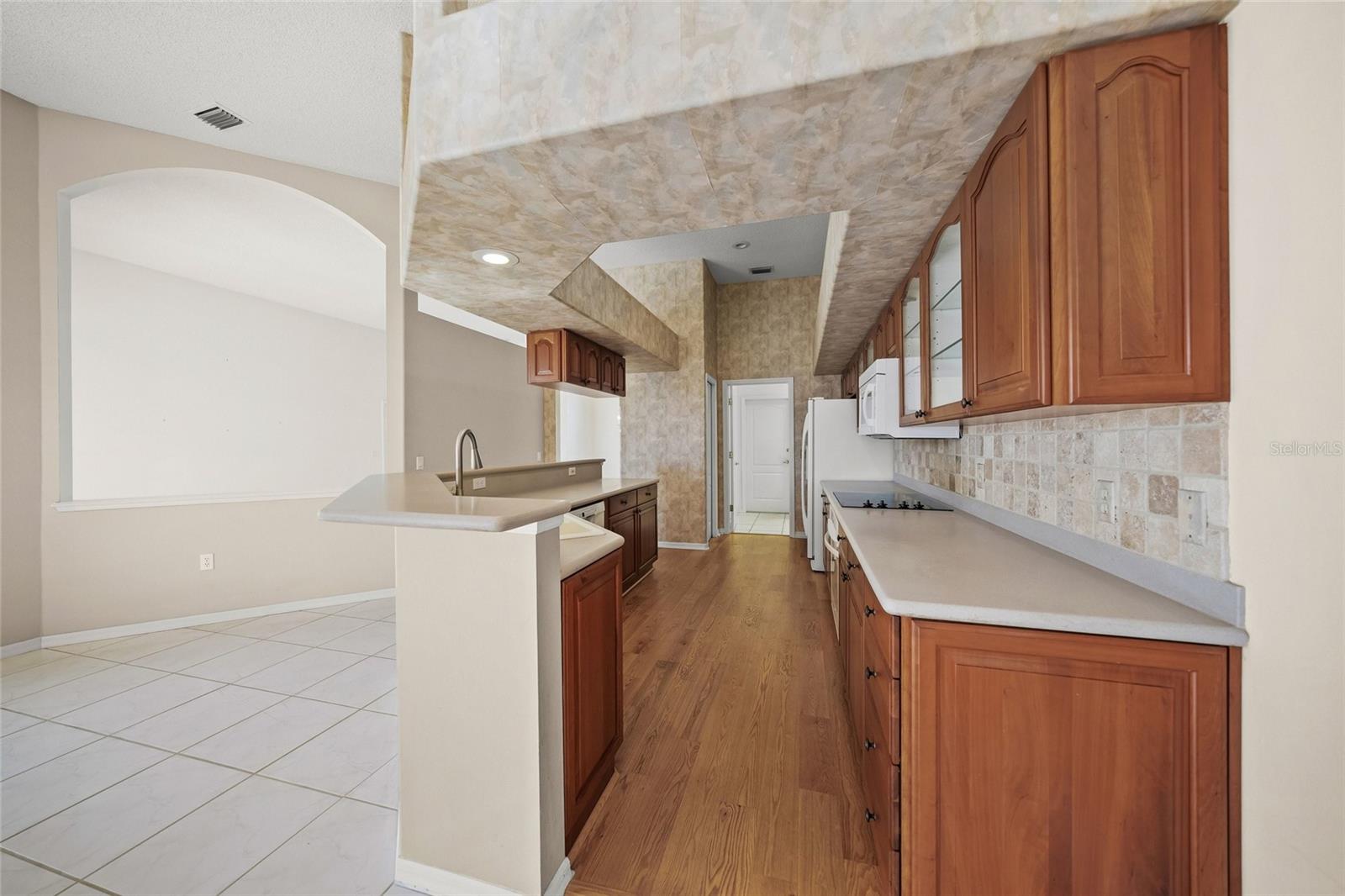 HUNTINGTON POINTE - Residential