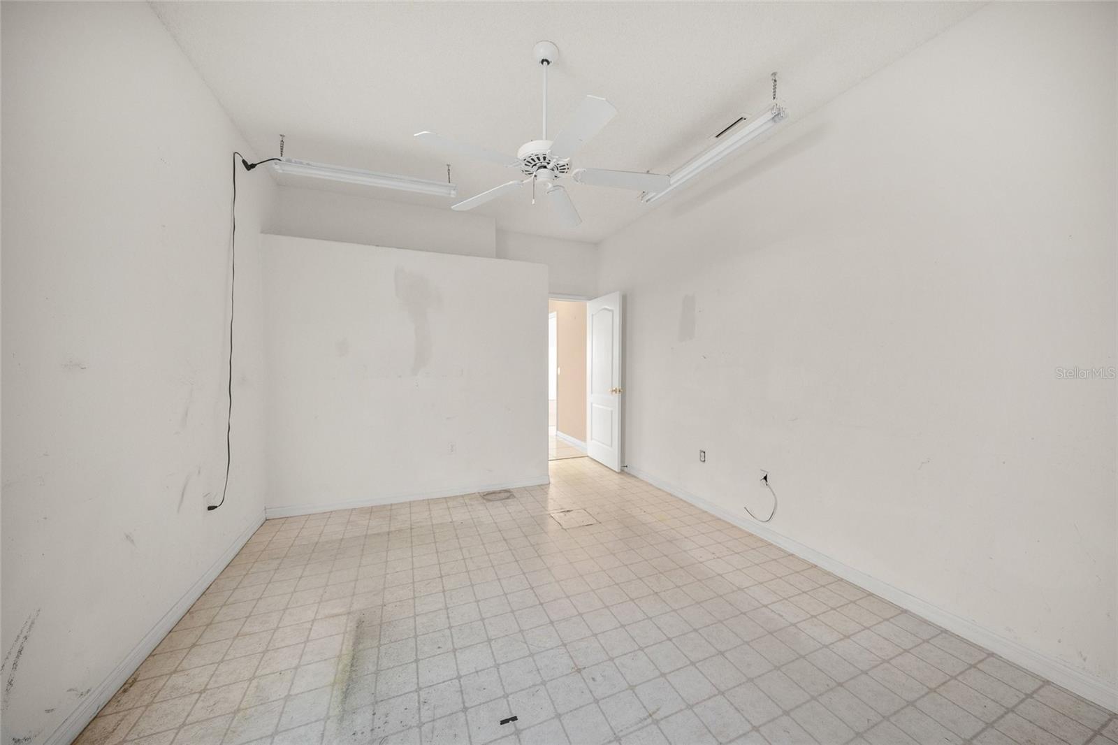 HUNTINGTON POINTE - Residential