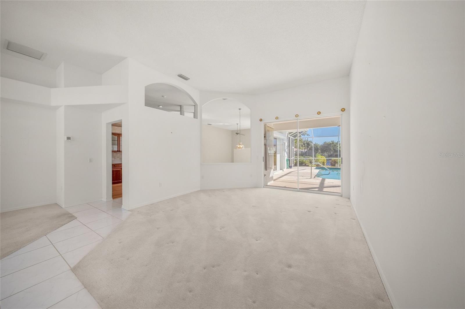 HUNTINGTON POINTE - Residential