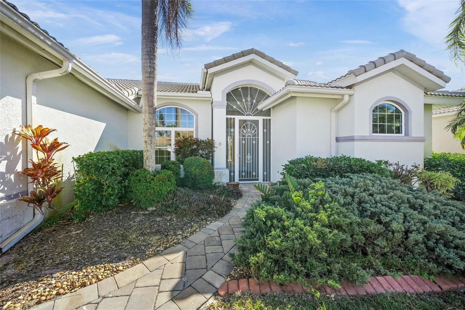 HUNTINGTON POINTE - Residential