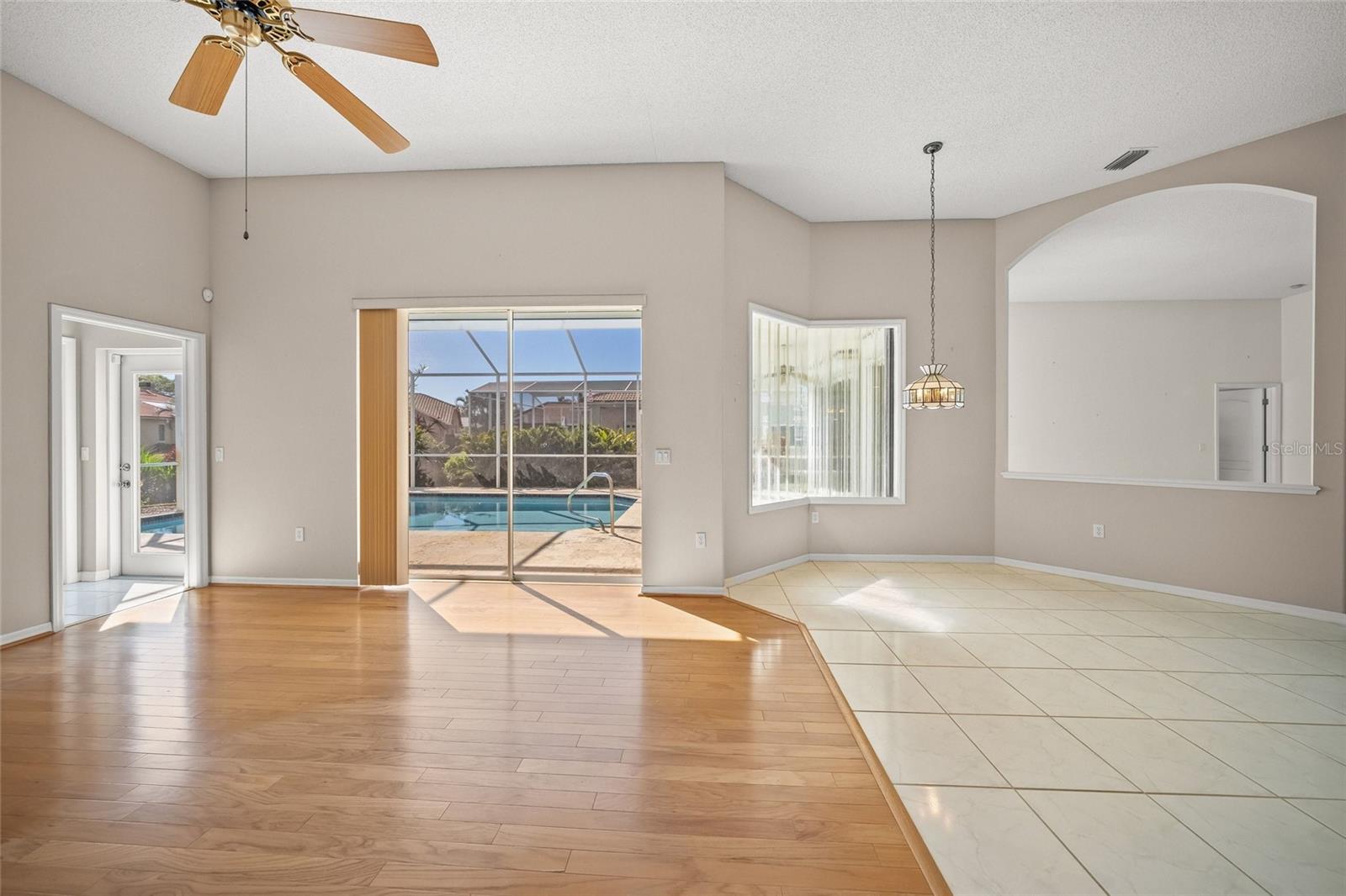 HUNTINGTON POINTE - Residential