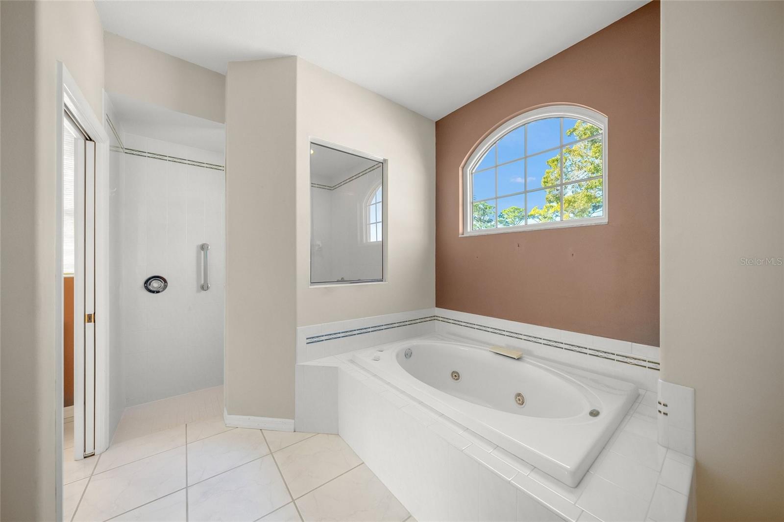 HUNTINGTON POINTE - Residential