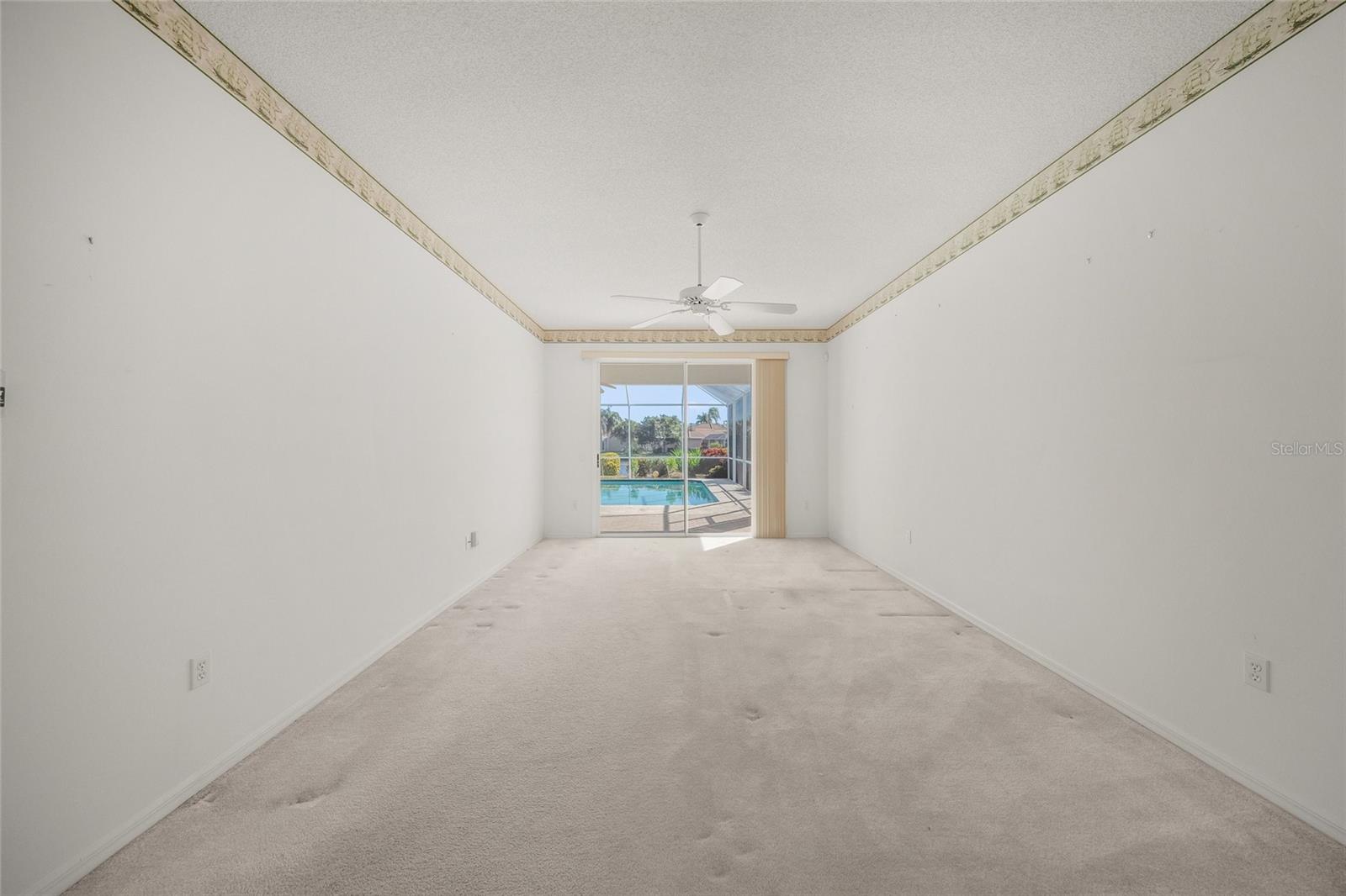 HUNTINGTON POINTE - Residential