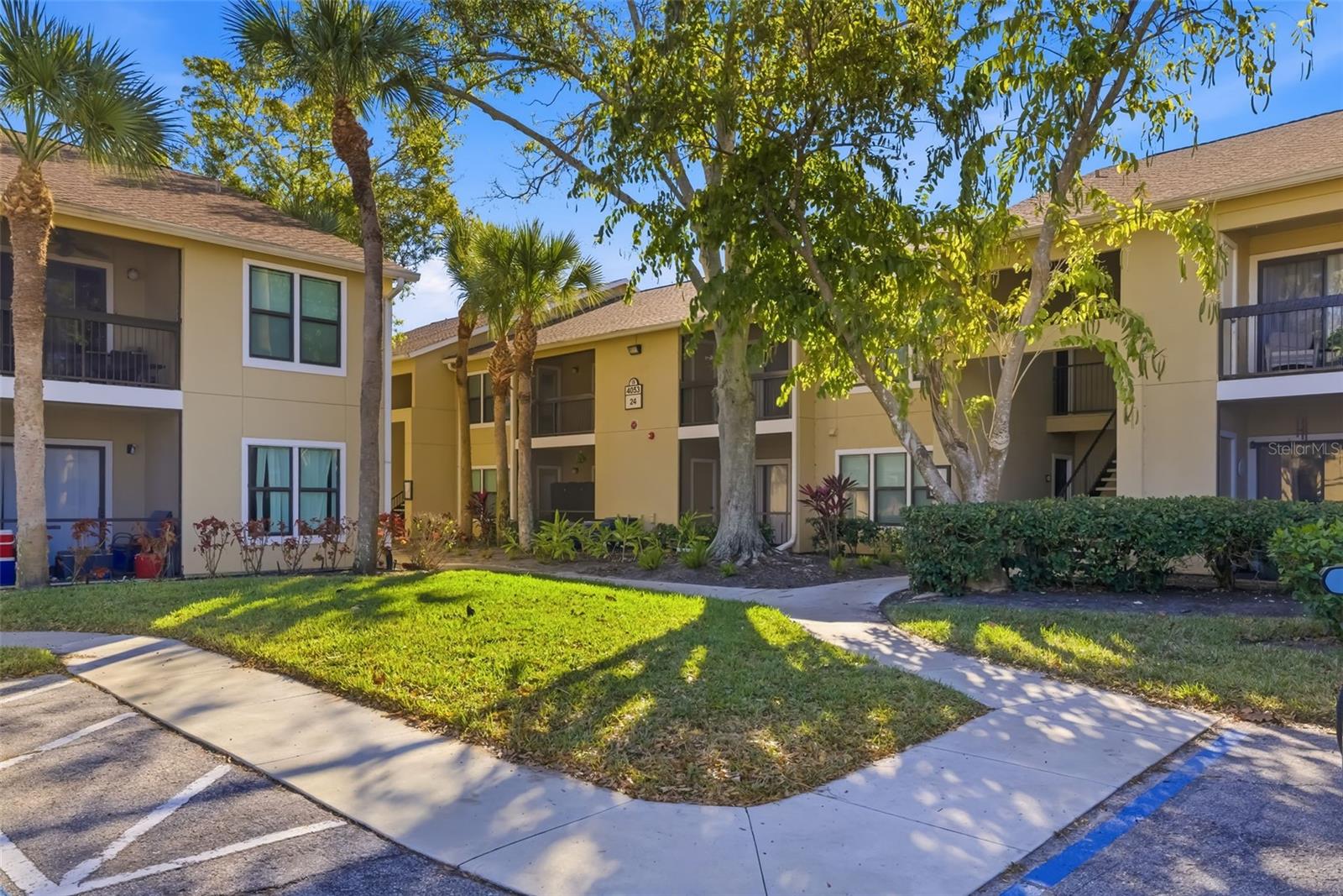 VINTAGE GRAND - Residential