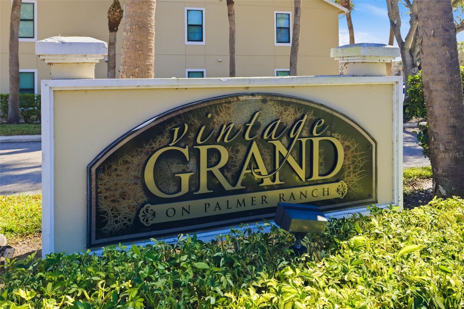 VINTAGE GRAND - Residential