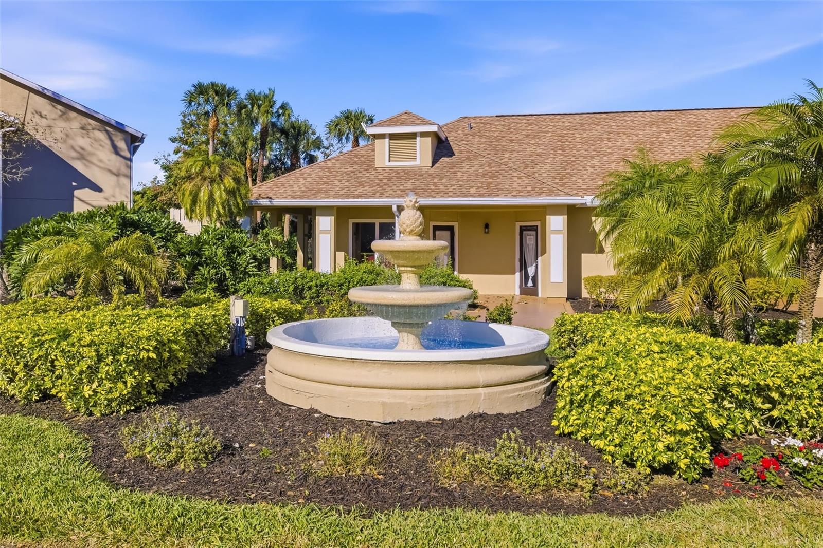 VINTAGE GRAND - Residential