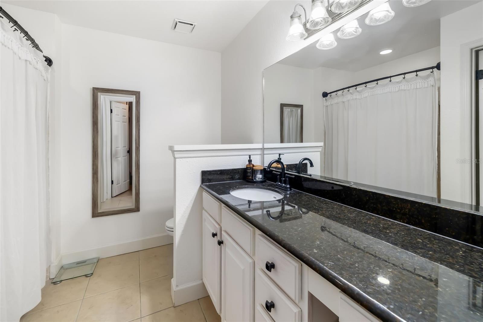 VINTAGE GRAND - Residential