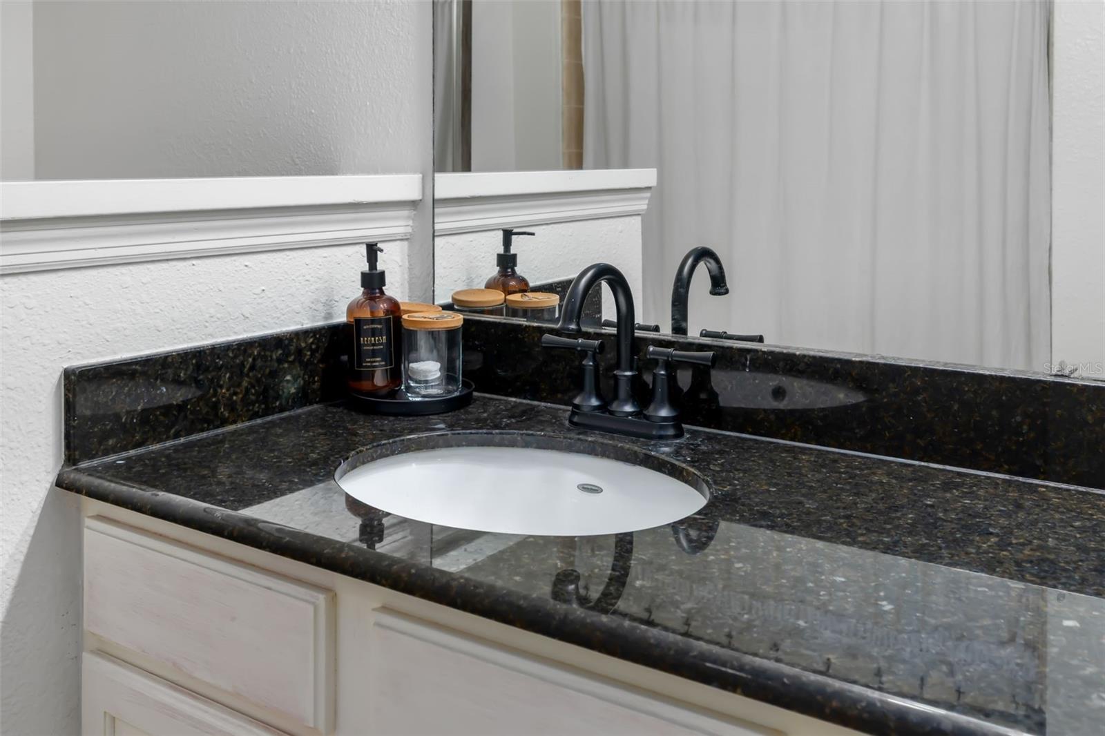 VINTAGE GRAND - Residential