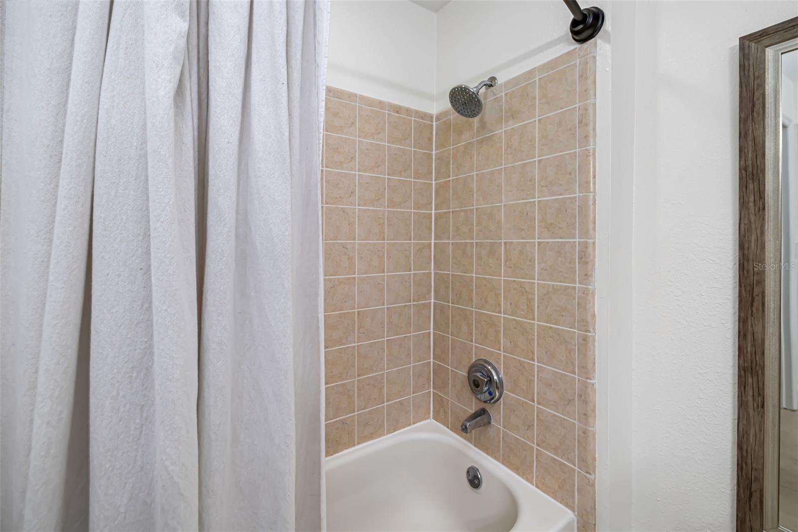 VINTAGE GRAND - Residential