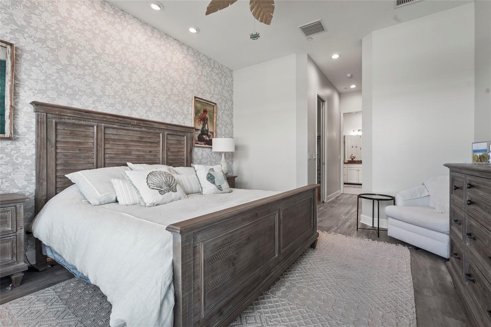 EDGEWATER WALK ON HARBOUR ISLE 5-36 - Residential