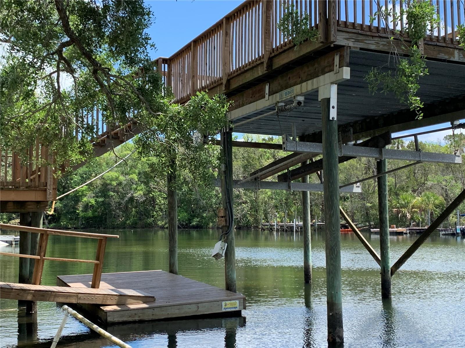 1045 N CRESCENT DRIVE