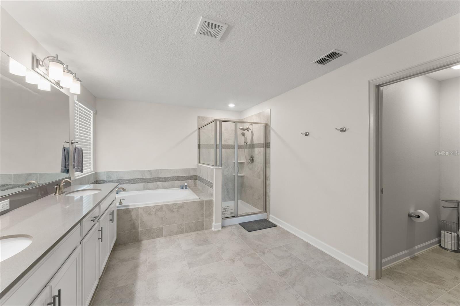 STOREY PK-PH 5 - Residential