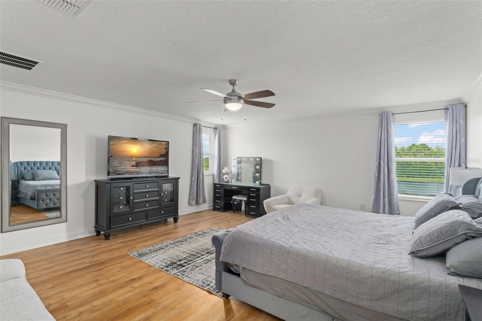 STOREY PK-PH 5 - Residential