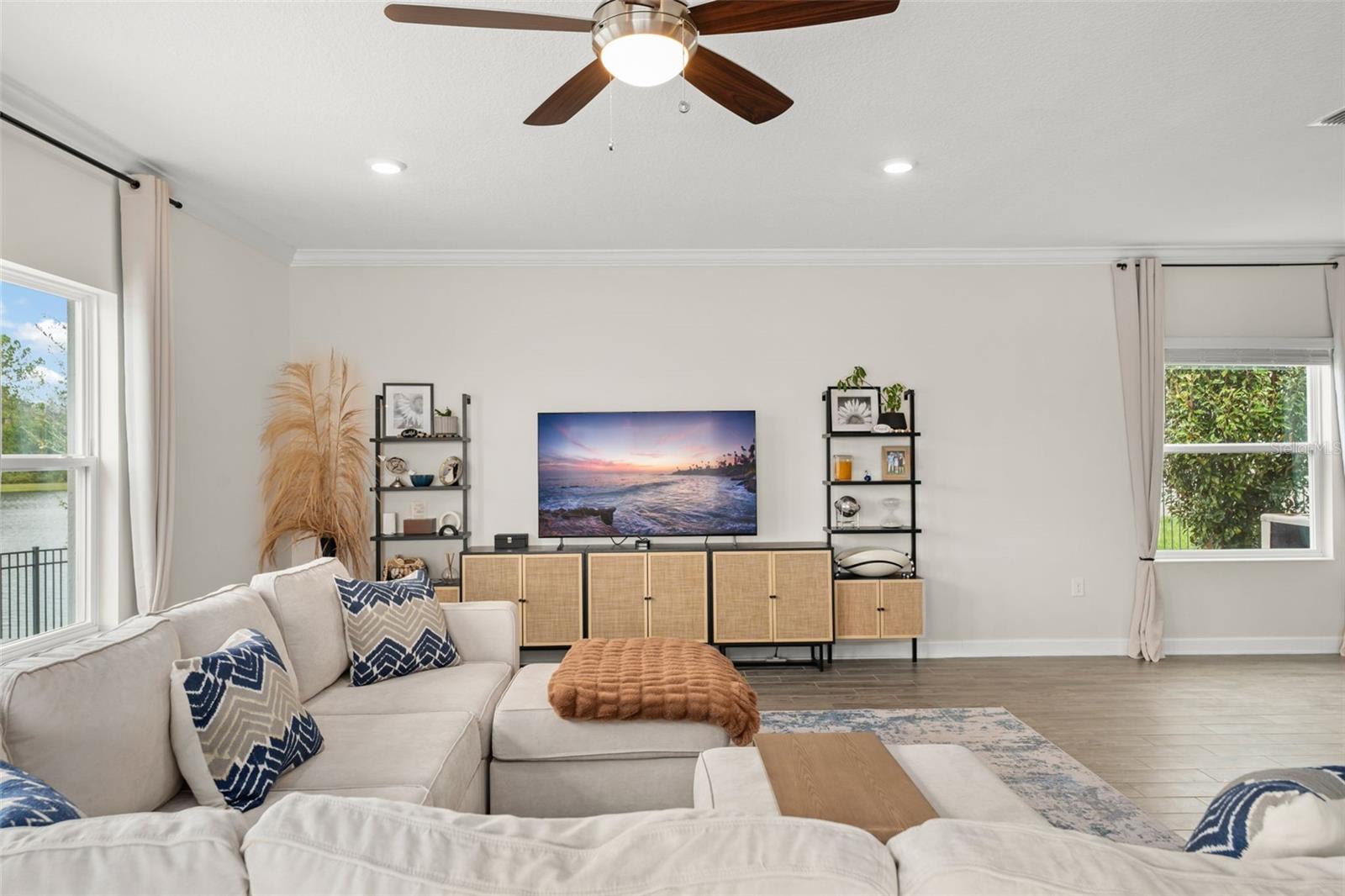 STOREY PK-PH 5 - Residential