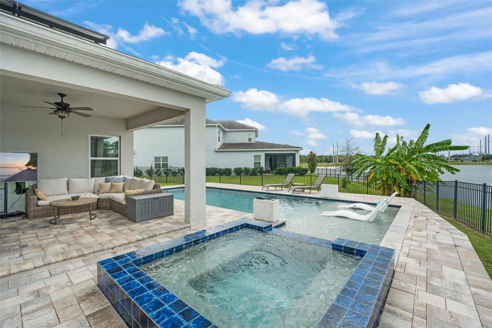 STOREY PK-PH 5 - Residential