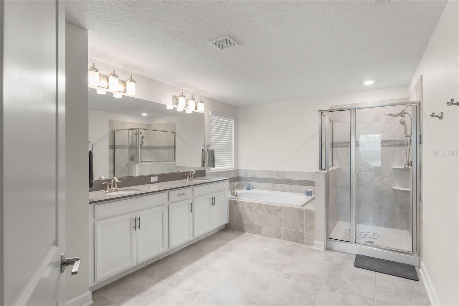 STOREY PK-PH 5 - Residential