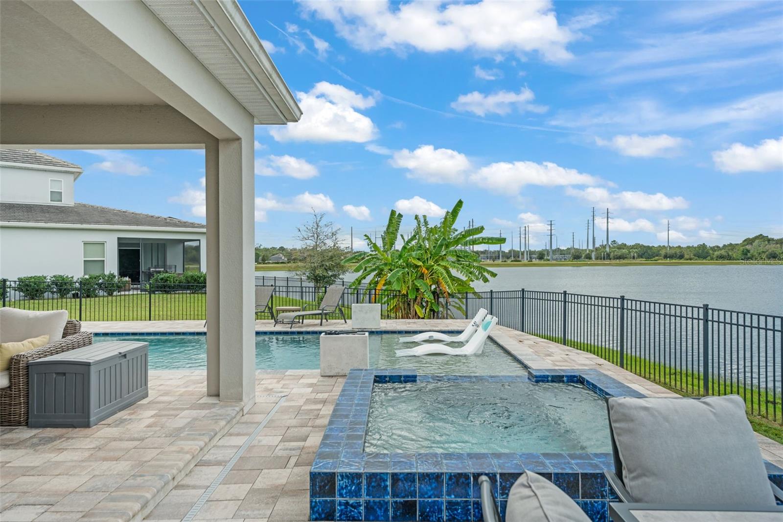 STOREY PK-PH 5 - Residential