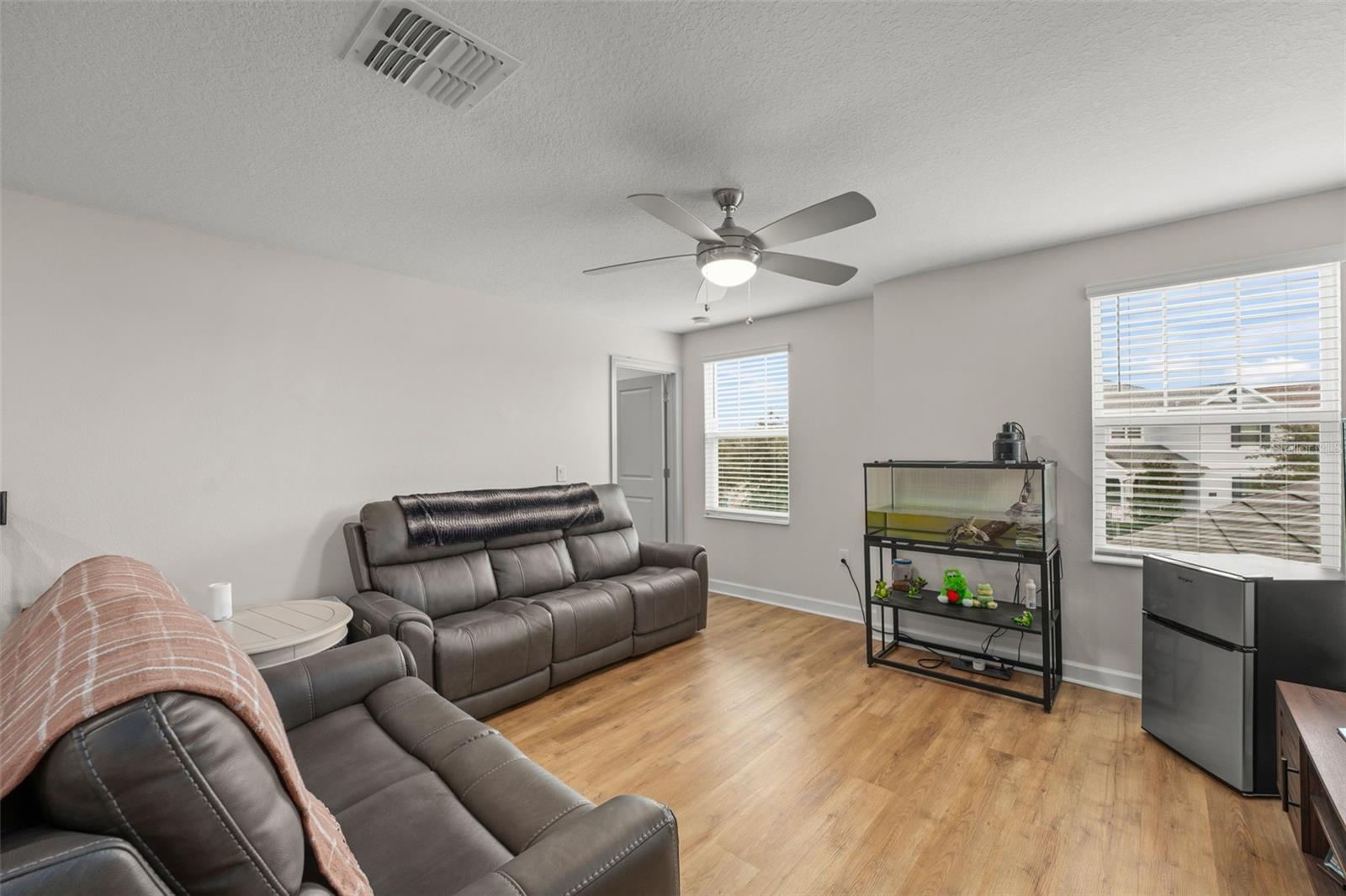 STOREY PK-PH 5 - Residential