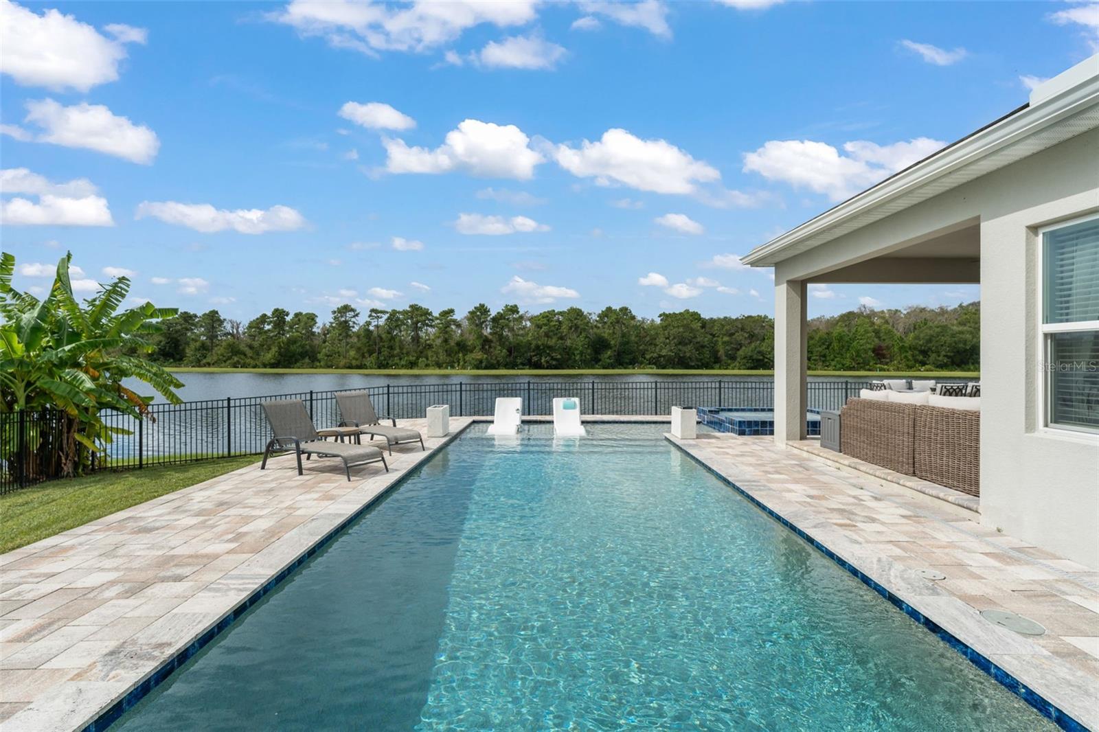 STOREY PK-PH 5 - Residential