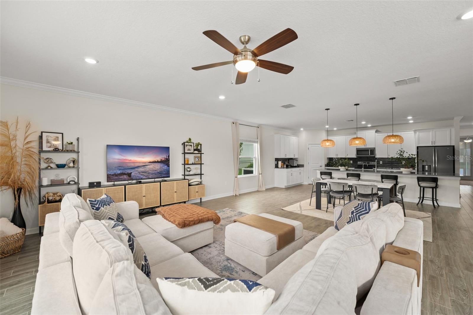 STOREY PK-PH 5 - Residential