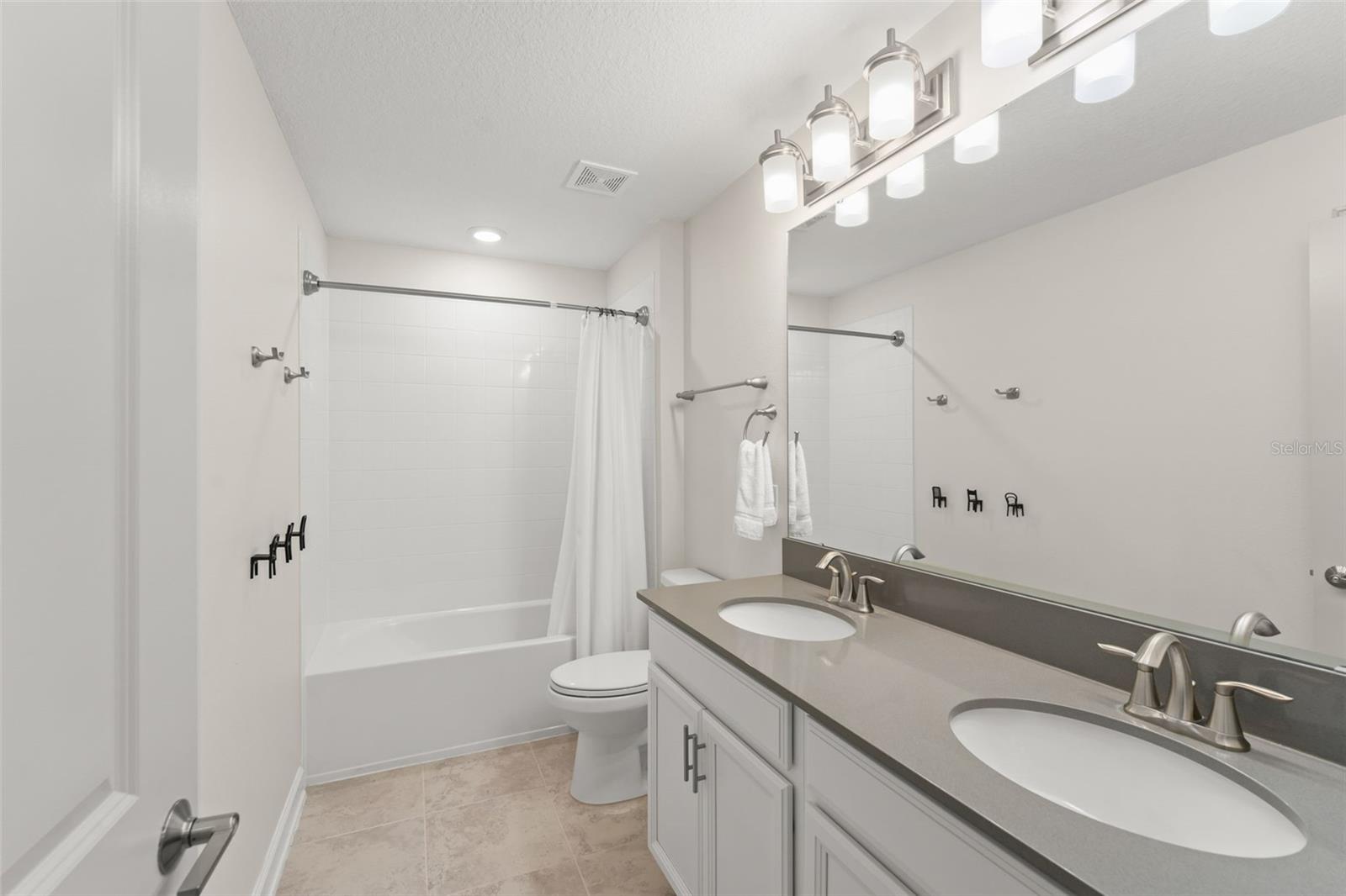 STOREY PK-PH 5 - Residential