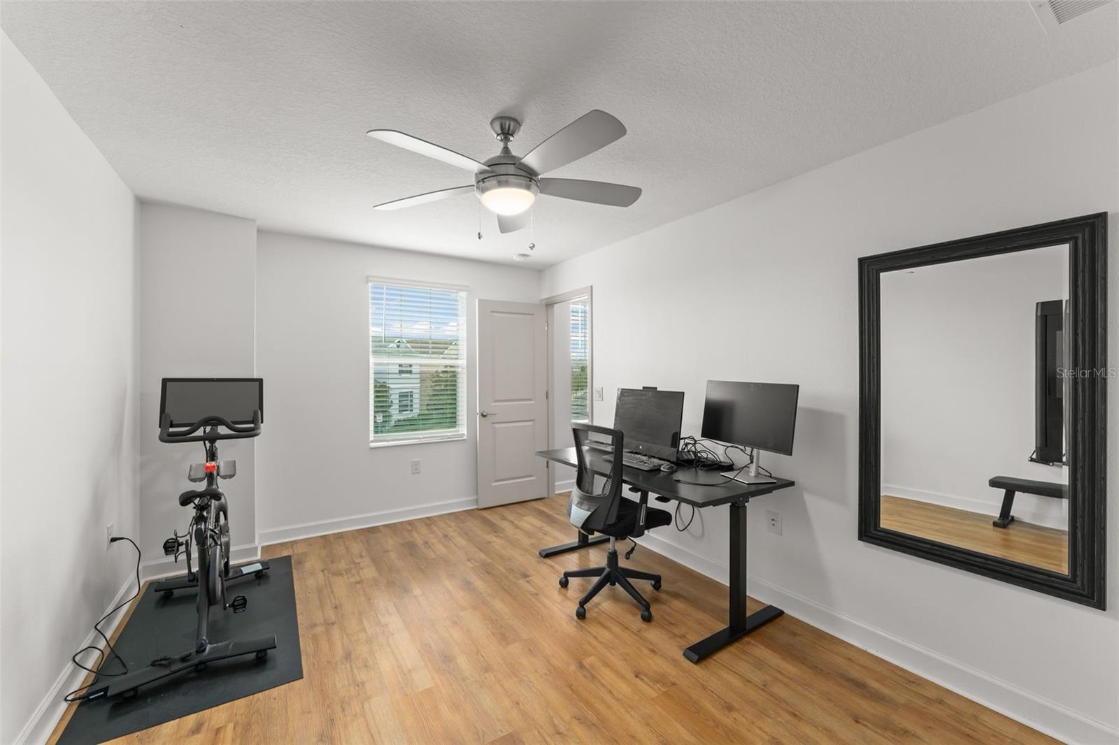 STOREY PK-PH 5 - Residential
