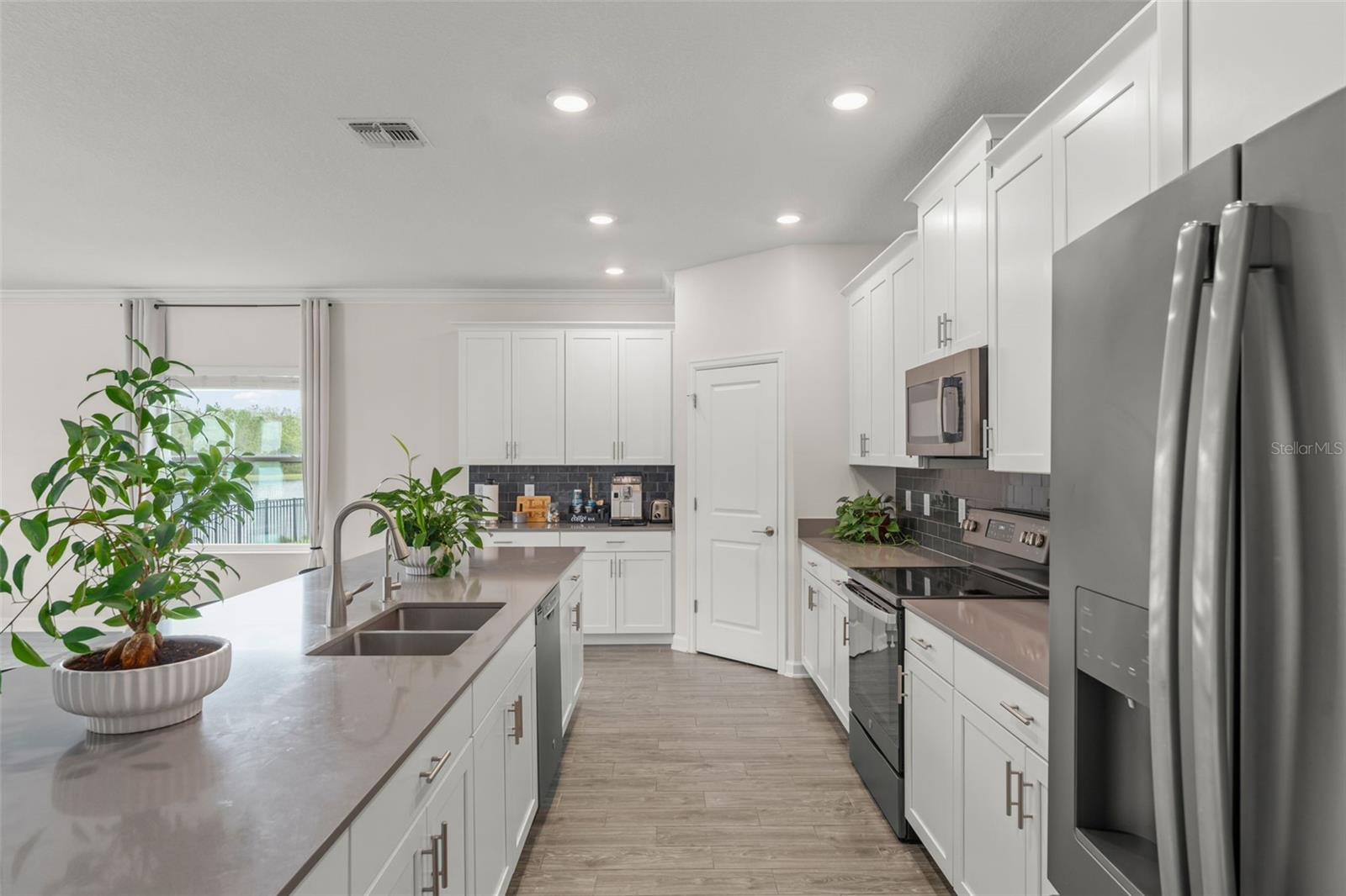 STOREY PK-PH 5 - Residential