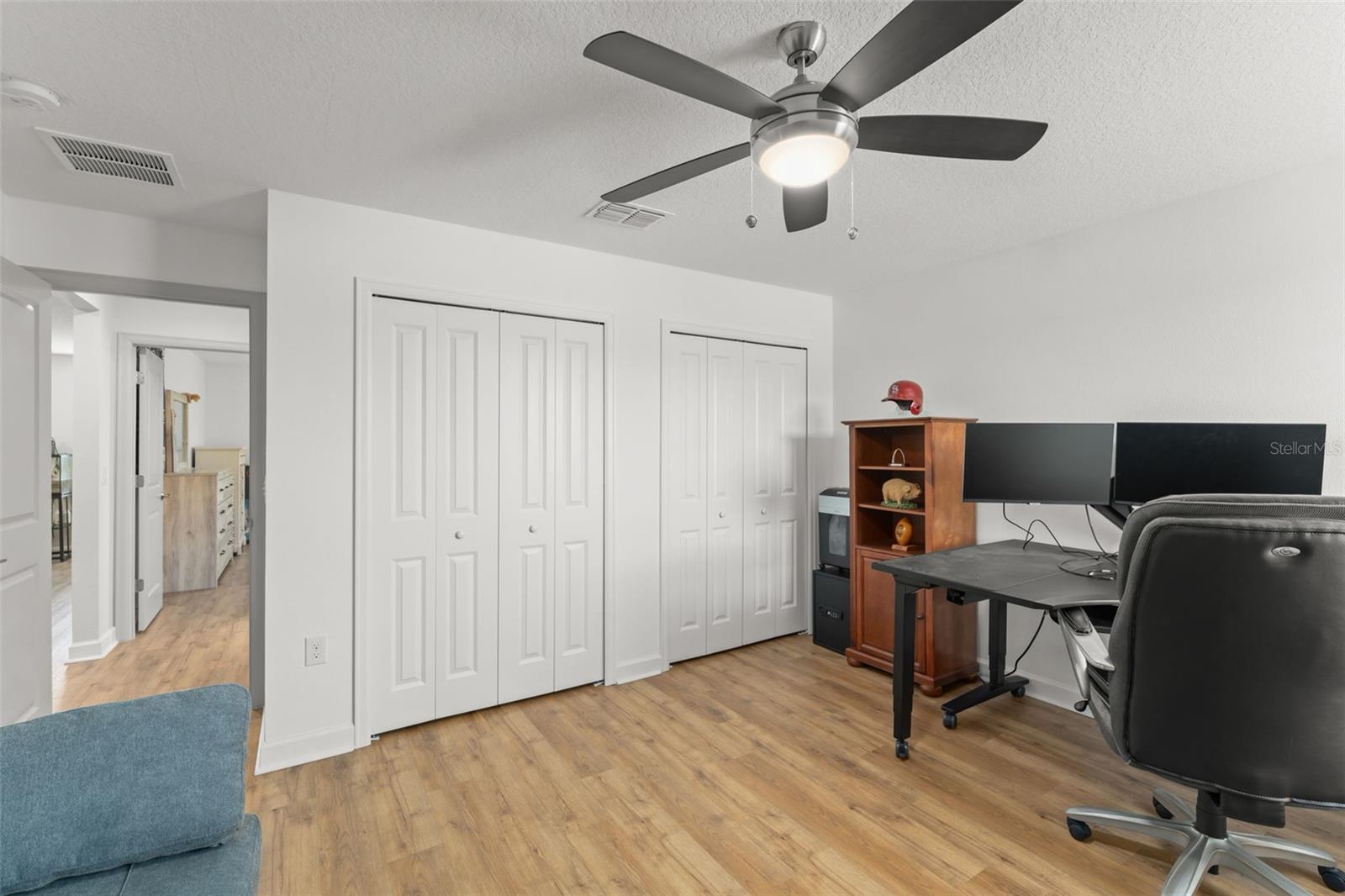 STOREY PK-PH 5 - Residential