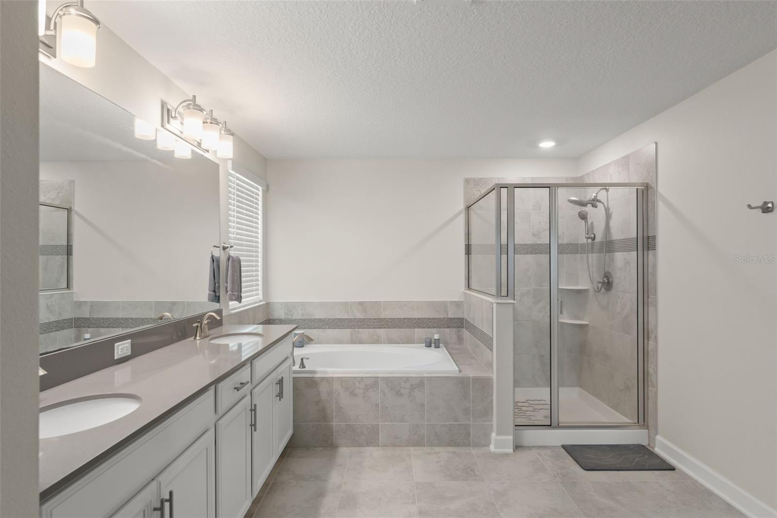 STOREY PK-PH 5 - Residential