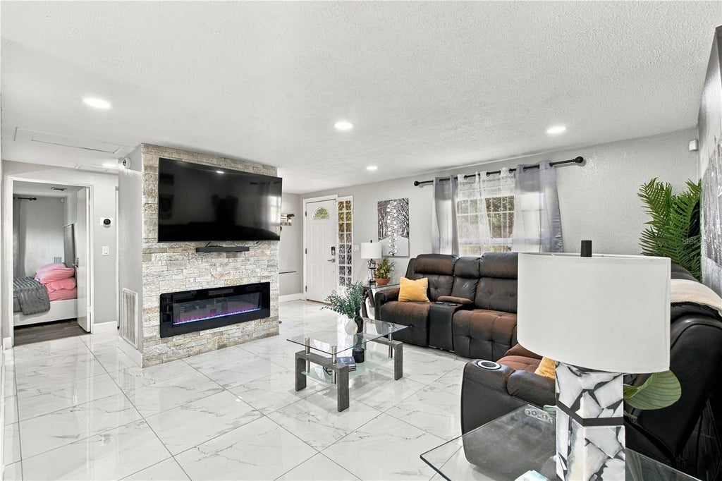 Photo of 101 Mitchell Drive, Brandon, FL 33511 (MLS # TB8562732)