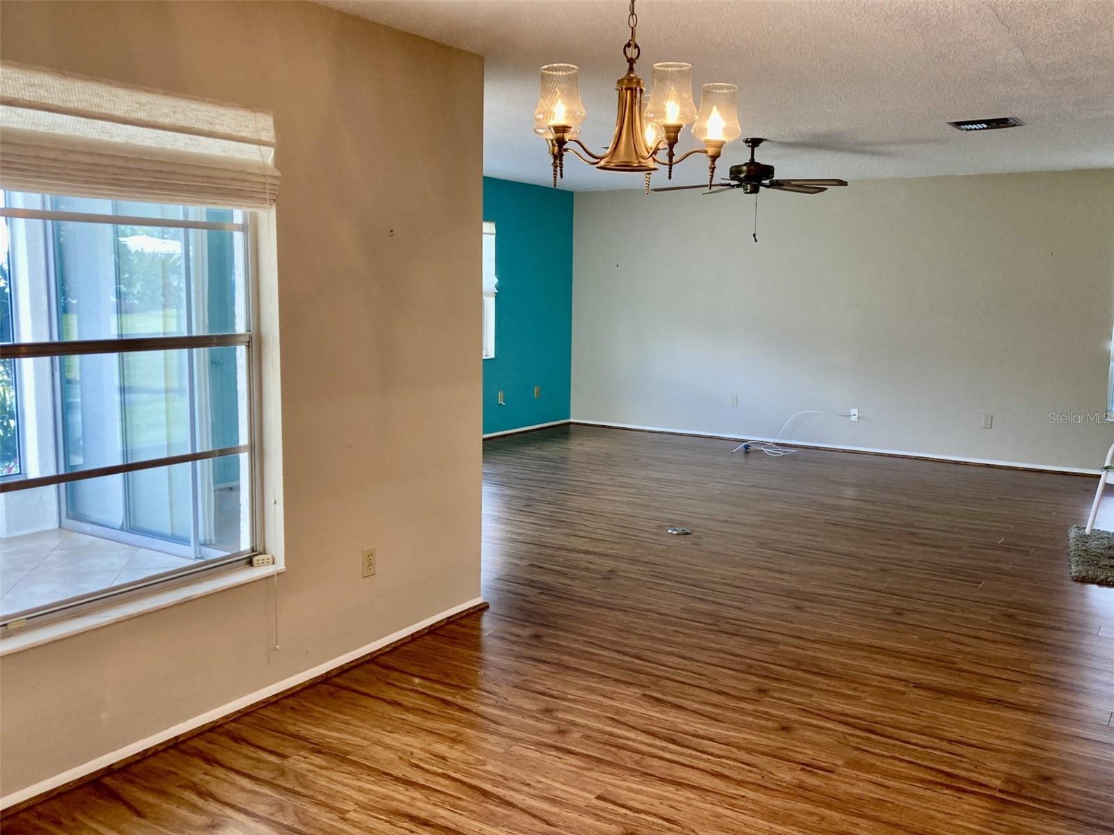 VILLAGE GREEN OF BRADENTON SEC 8 - Residential