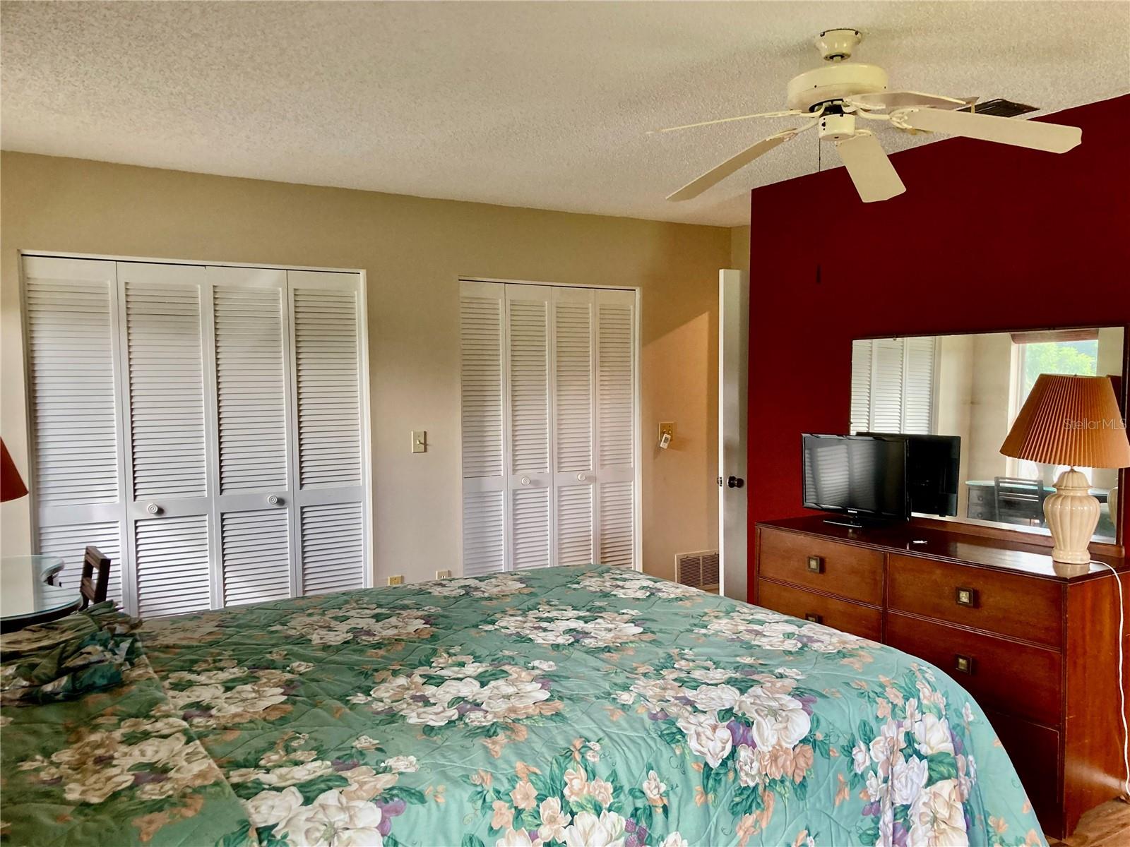 VILLAGE GREEN OF BRADENTON SEC 8 - Residential